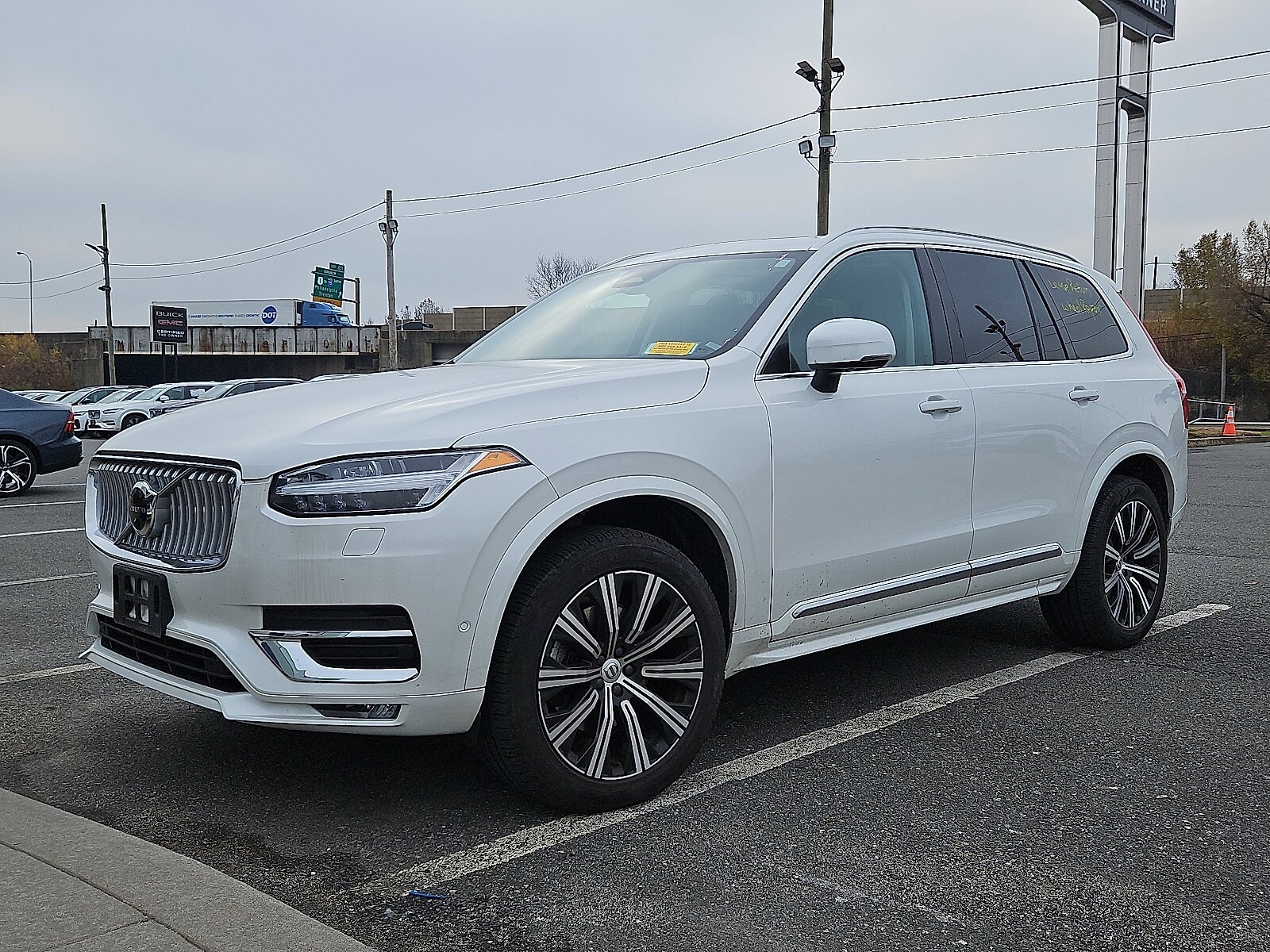 2023 Volvo XC90 AWD Plus photo 3