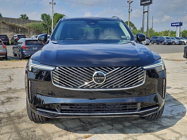 2026 Volvo XC90 Plus photo 2
