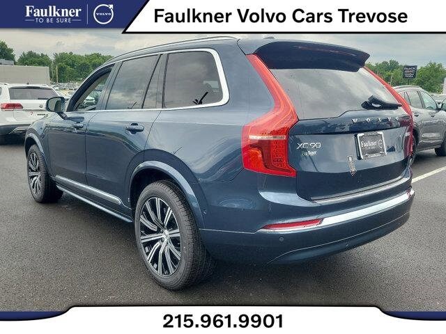 2025 Volvo XC90 Plus photo 4