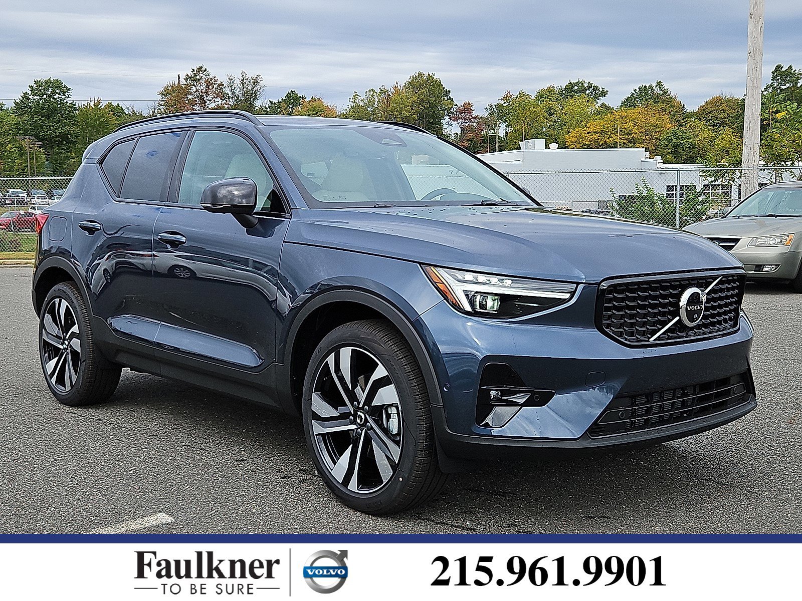 2026 Volvo XC40 SUV 