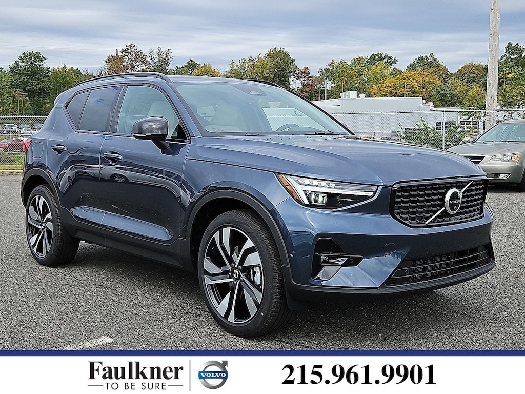 New 2026 Volvo XC40 B5 Ultra SUV