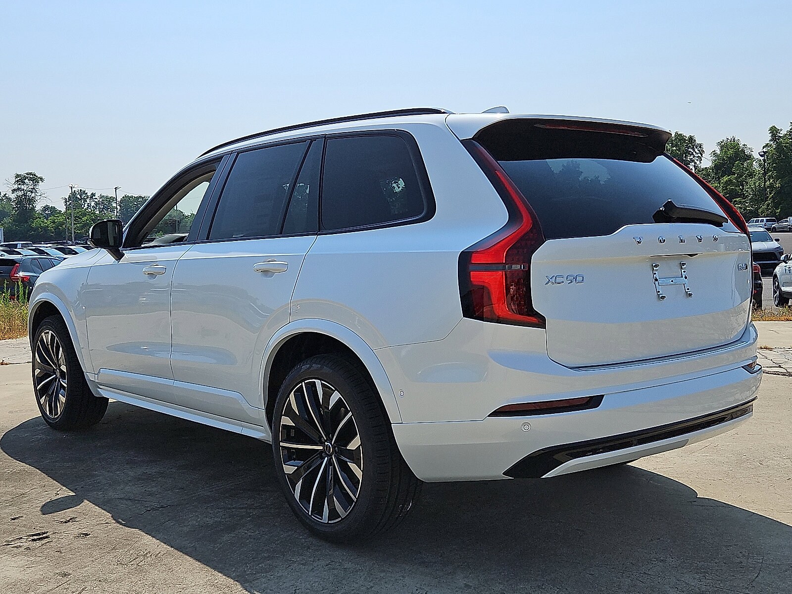2026 Volvo XC90 photo 4