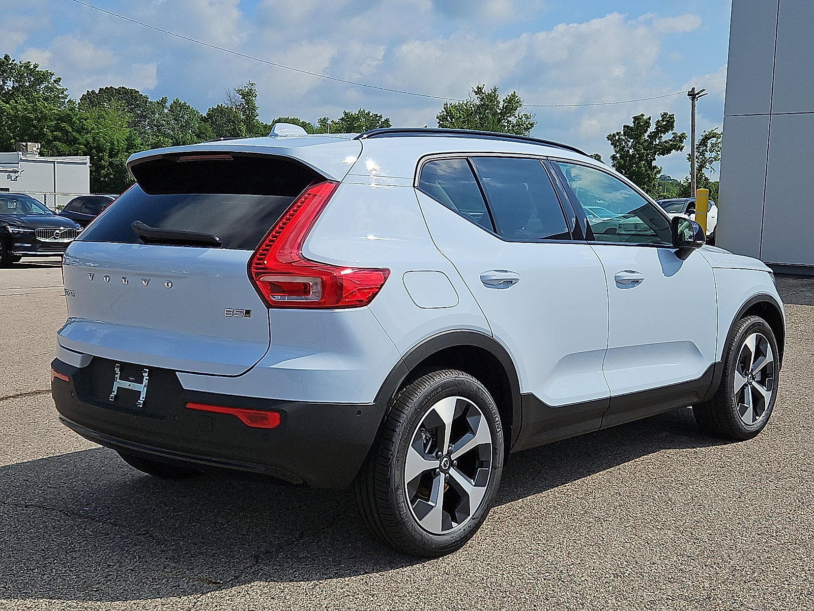 2026 Volvo XC40 Plus - Photo 6