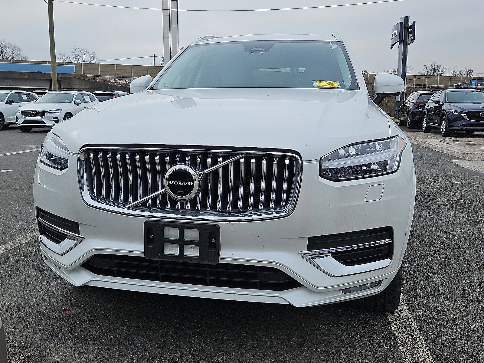 2023 Volvo XC90 AWD Plus photo 2