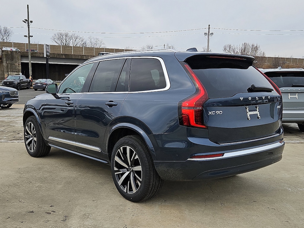 New 2026 Volvo XC90 B5 Core SUV