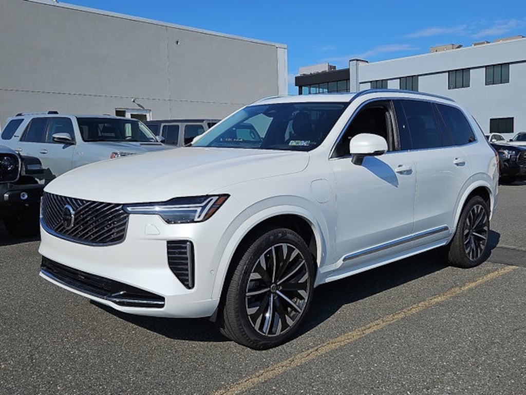 Certified 2025 Volvo XC90 plug-in hybrid T8 (2025.5) Ultra 7-Seater SUV