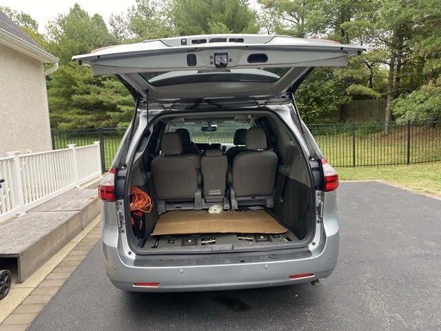 2015 Toyota Sienna L photo 3