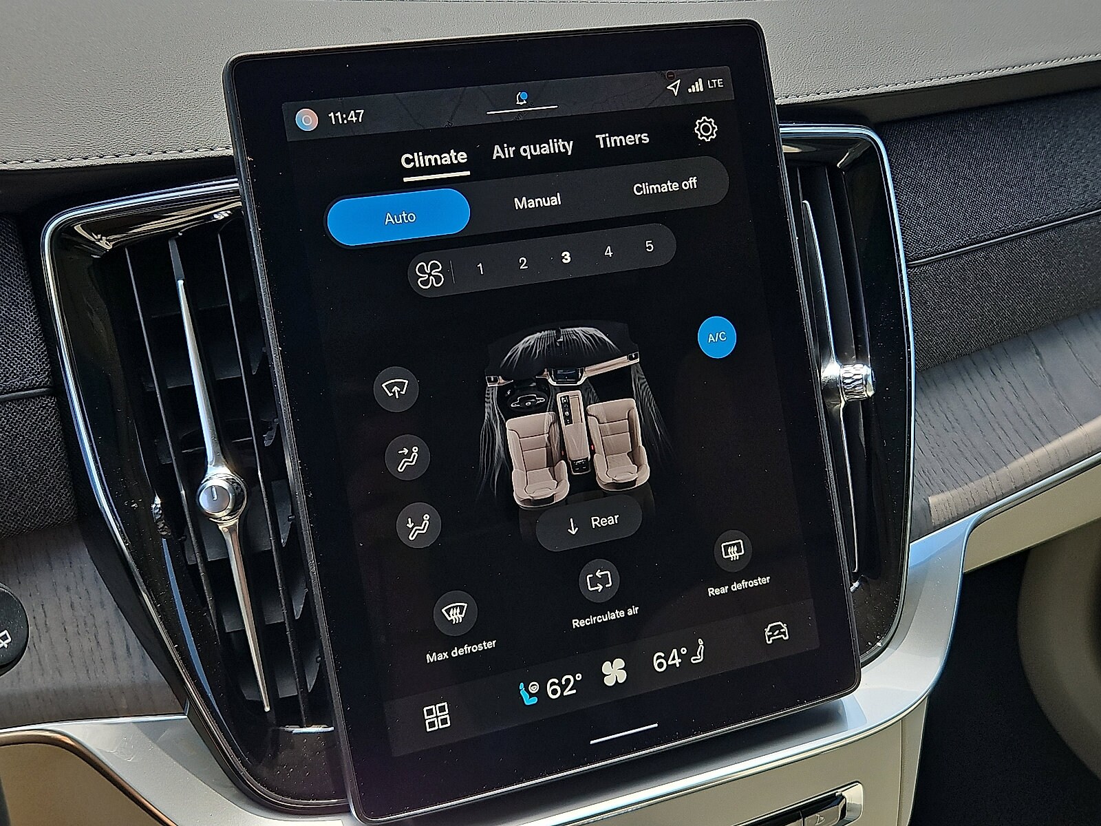 2026 Volvo XC90 Ultra - Photo 13