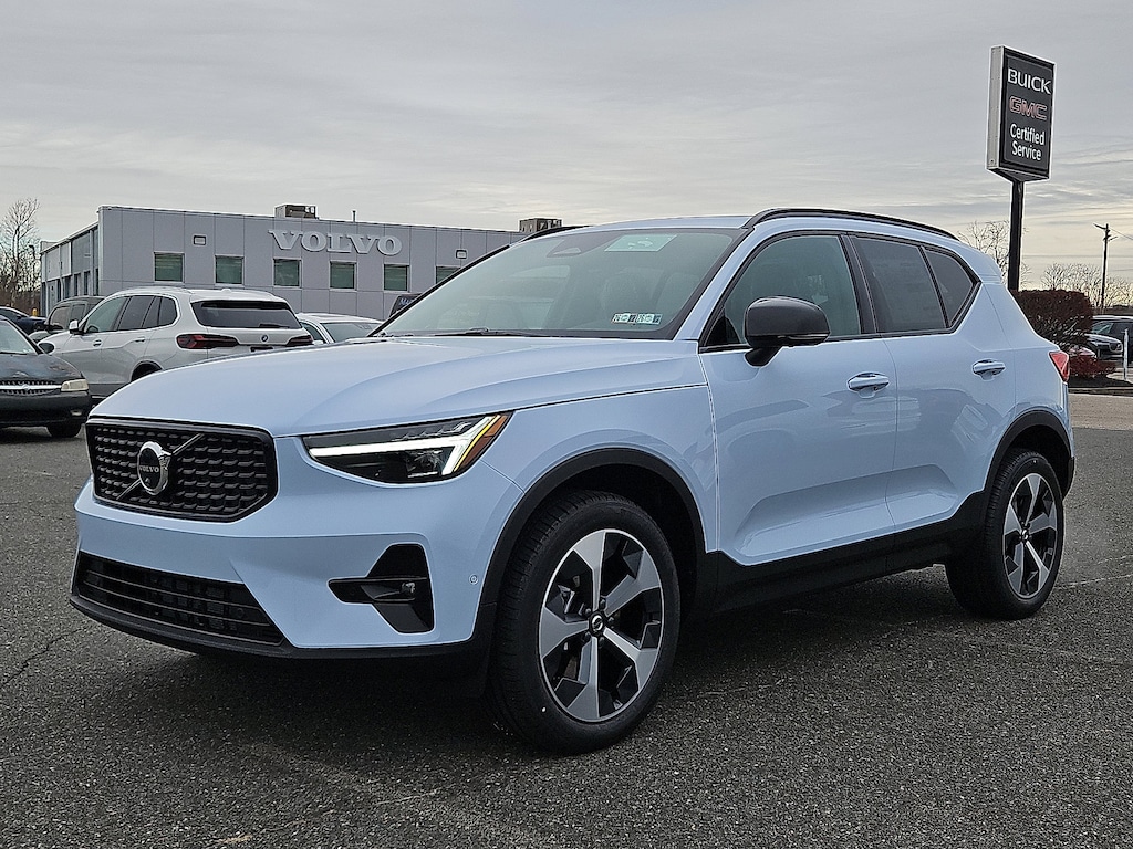 New 2026 Volvo XC40 B5 Plus SUV
