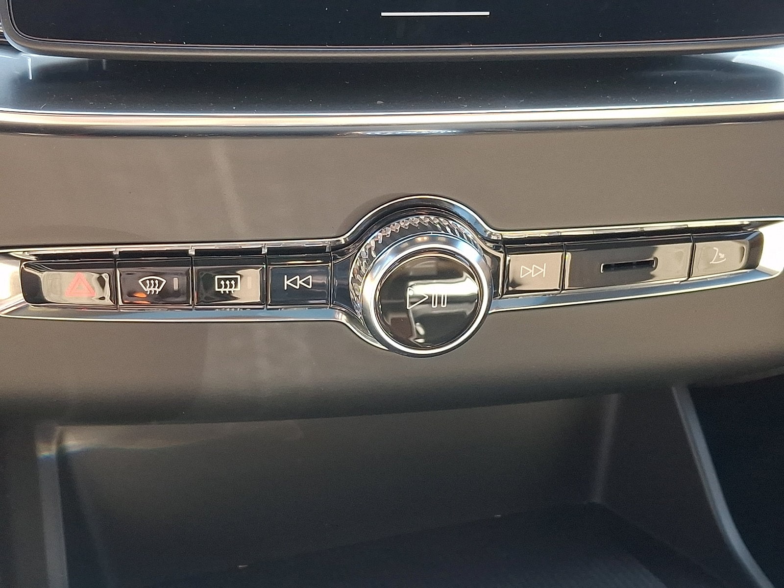2026 Volvo XC90 Plus - Photo 15