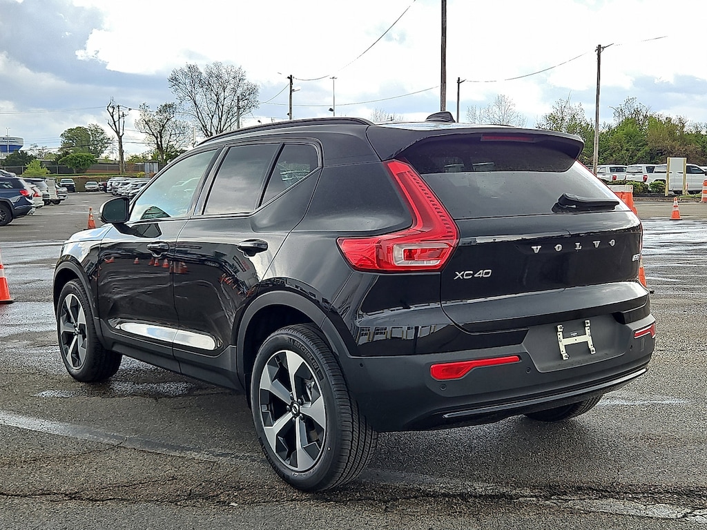 New 2026 Volvo XC40 B5 Plus SUV