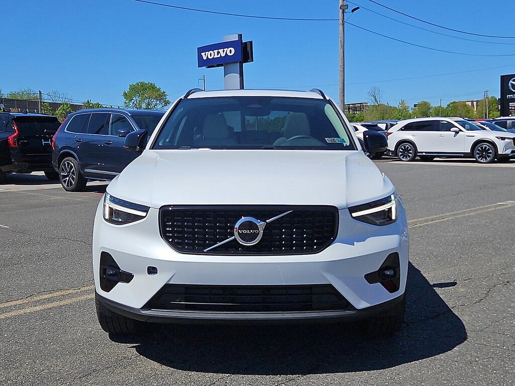 New 2026 Volvo XC40 B5 Plus SUV