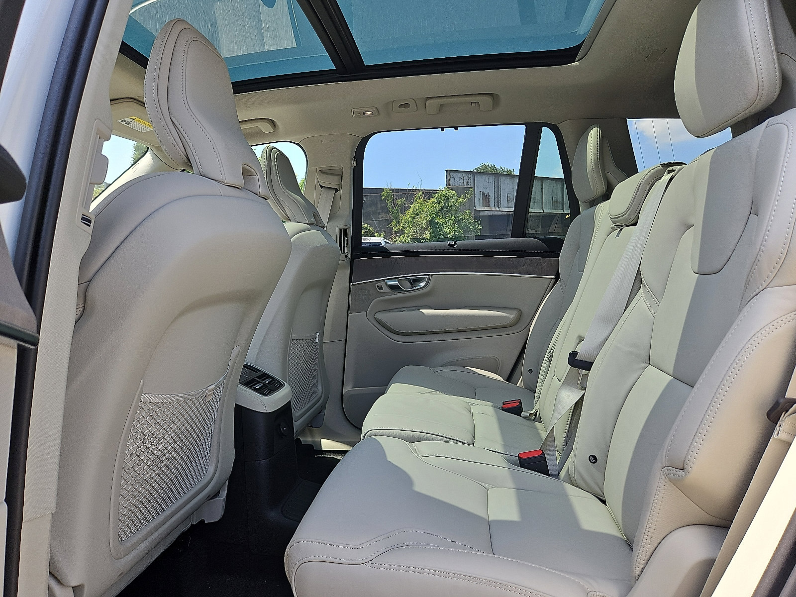 2026 Volvo XC90 Ultra - Photo 9