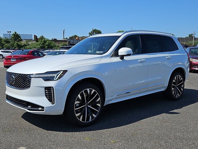 2026 Volvo XC90 AWD Plus photo 3