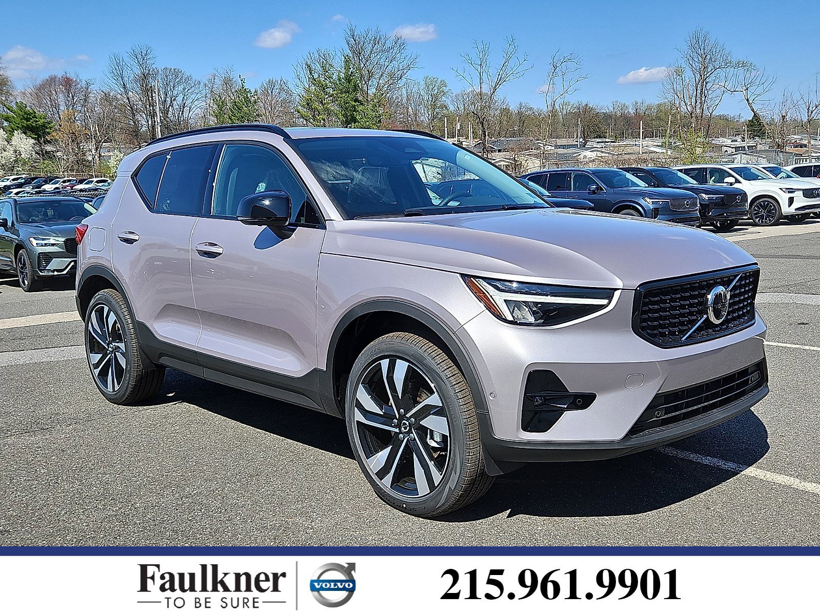 2026 Volvo XC40 B5 Plus Dark AWD's photo