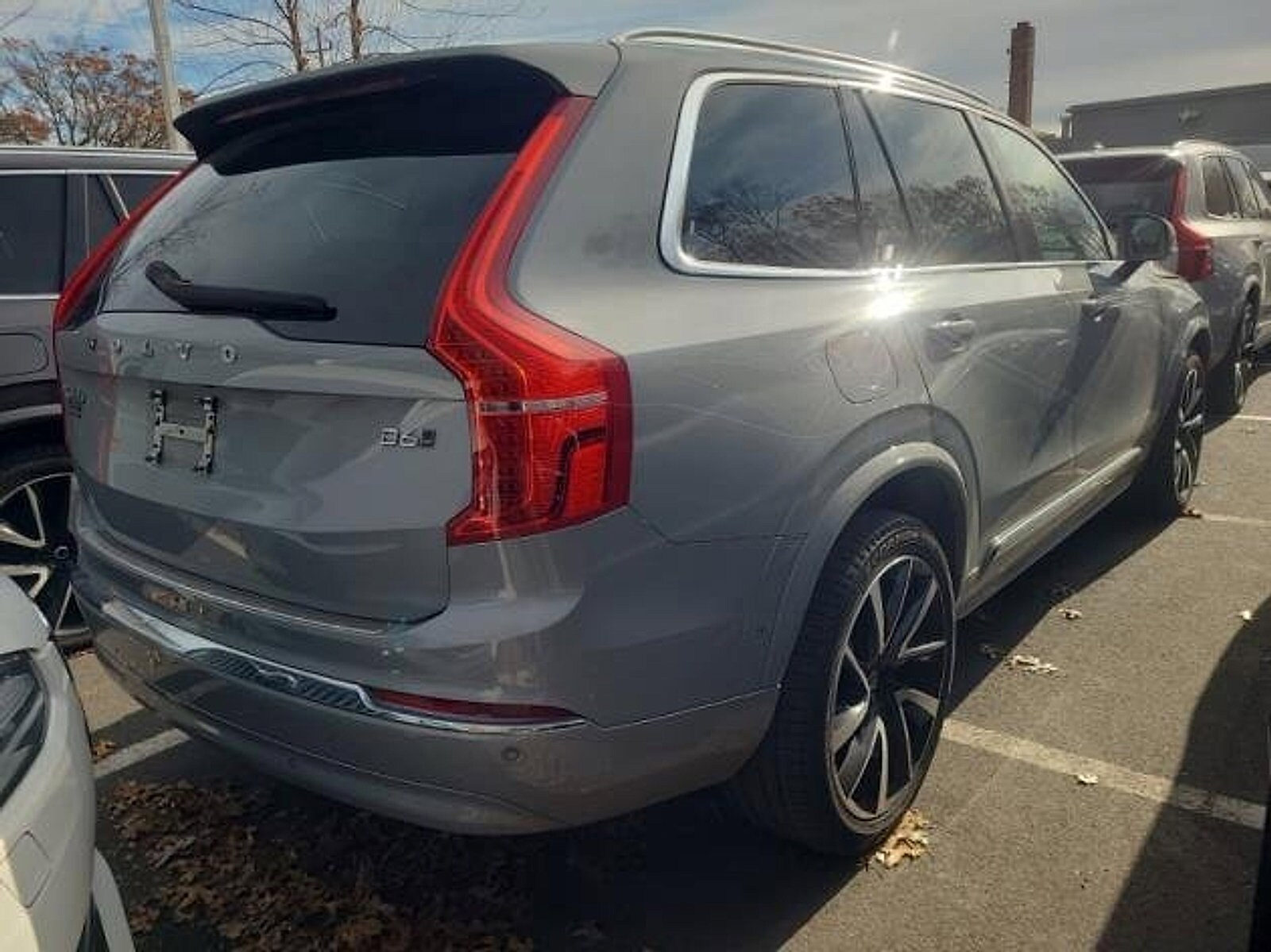 2024 Volvo XC90 AWD Plus photo 2