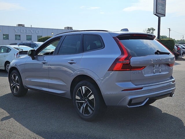 2026 Volvo XC60 B5 Core photo 4