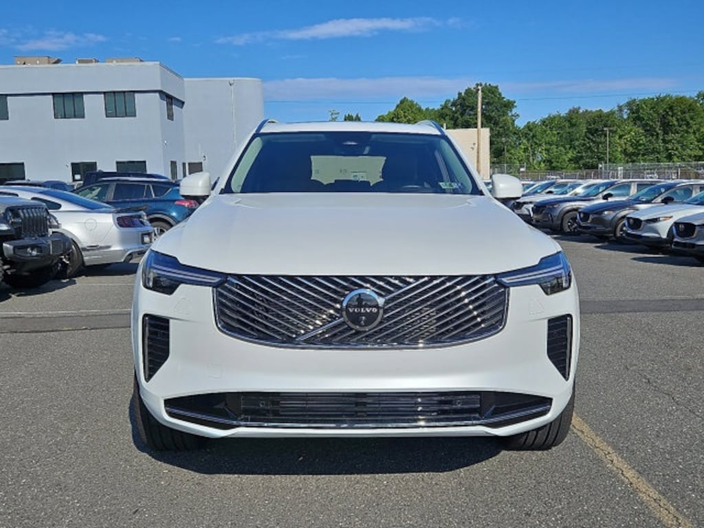 Certified 2025 Volvo XC90 plug-in hybrid T8 (2025.5) Ultra 7-Seater SUV