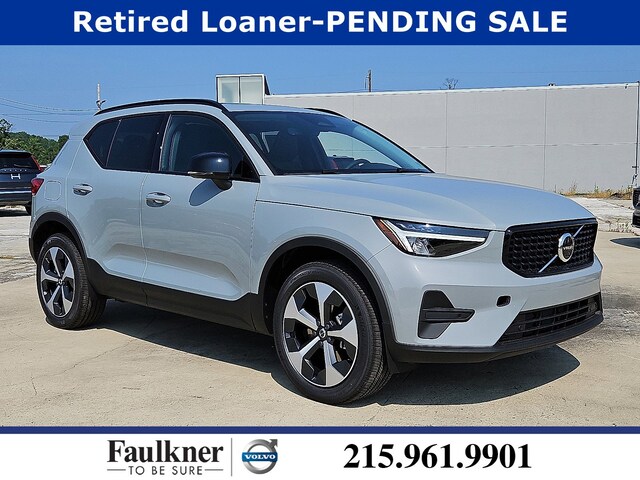 2026 Volvo XC40 B5 Core SUV
