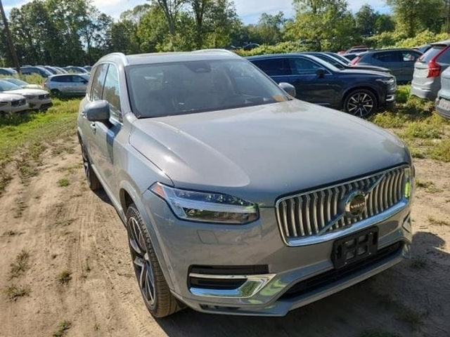 2024 Volvo XC90 AWD Ultimate photo 2