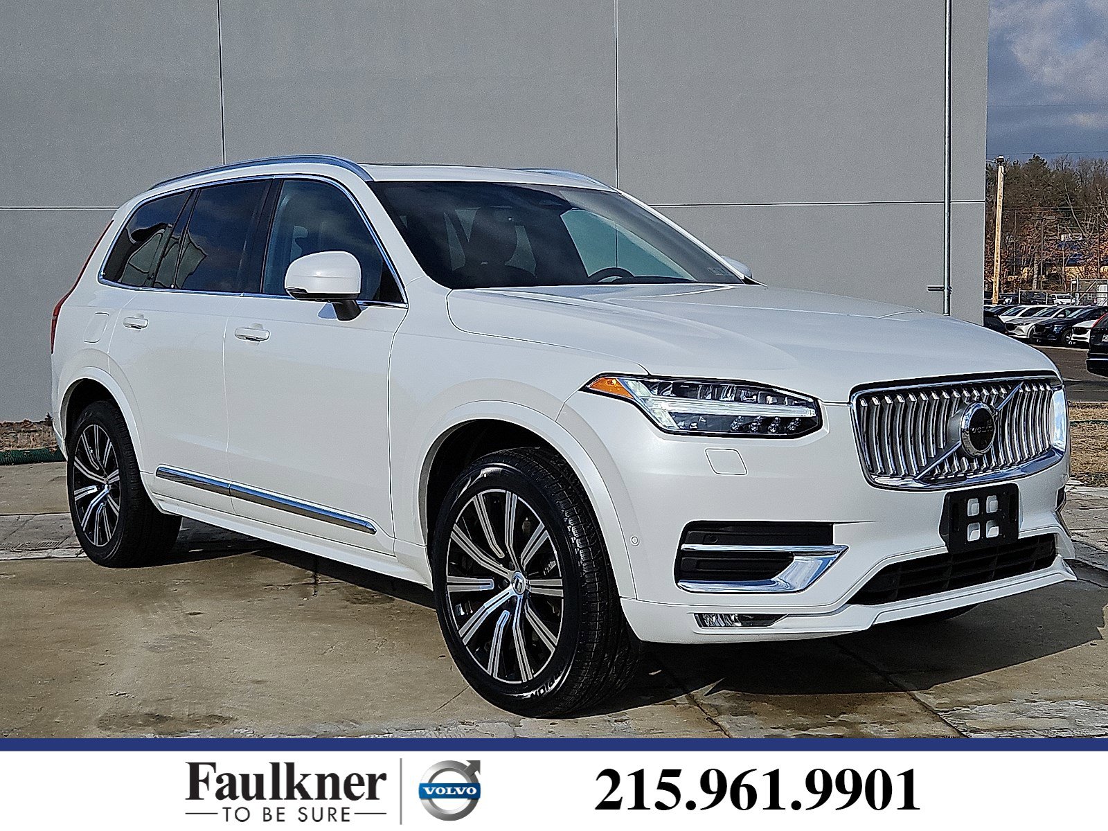 2023 Volvo XC90 Plus's photo
