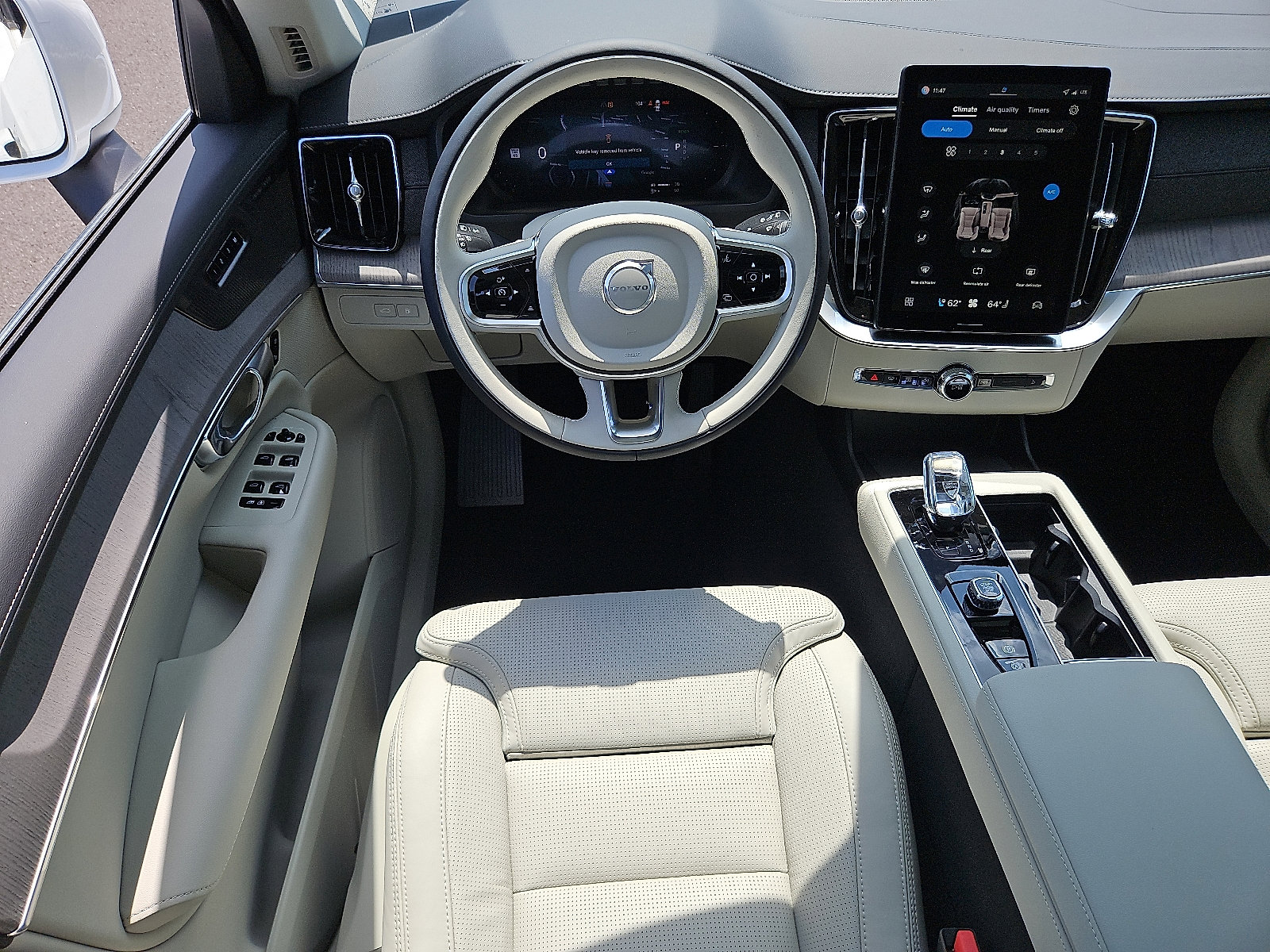 2026 Volvo XC90 Ultra - Photo 10
