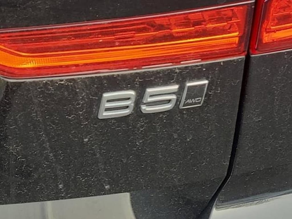 Certified 2023 Volvo XC60 B5 AWD Plus Dark SUV