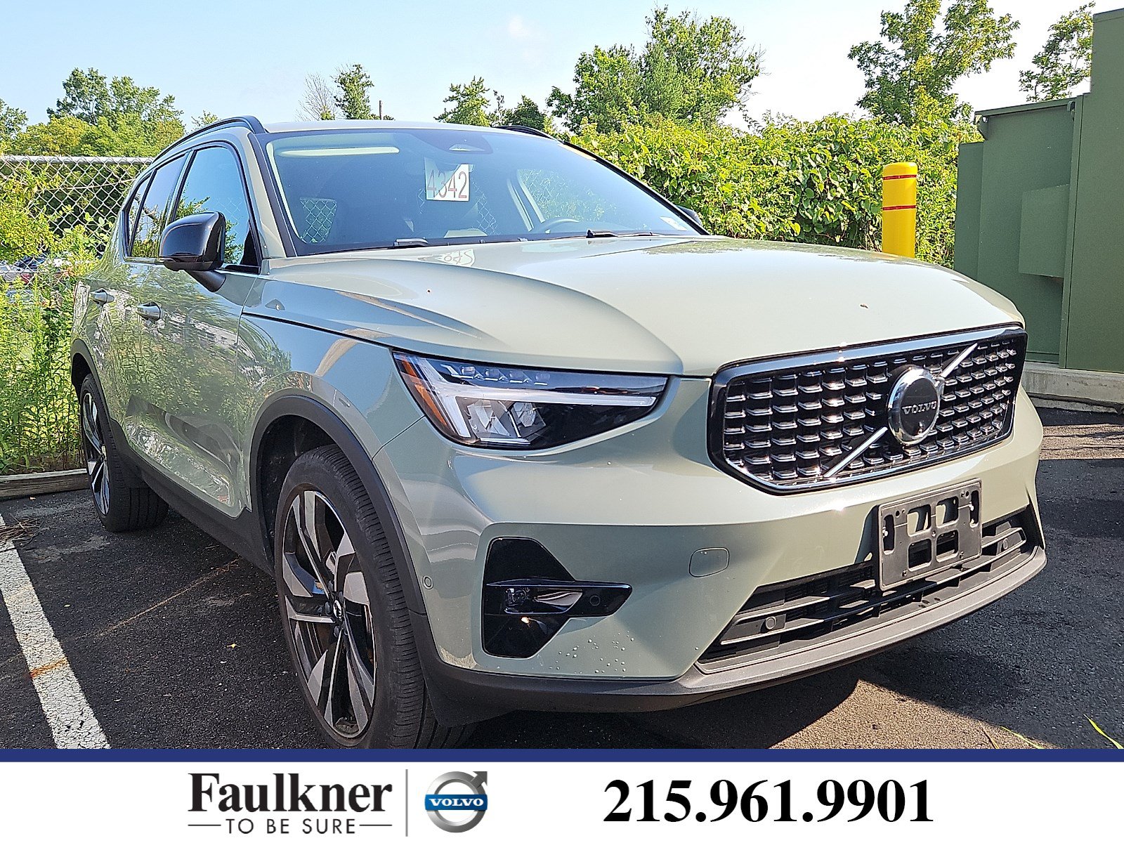 2023 Volvo XC40 SUV 