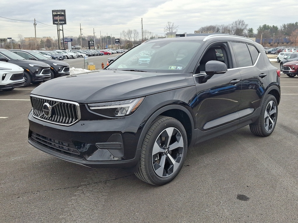 Used 2025 Volvo XC40 B5 Core Bright Theme SUV