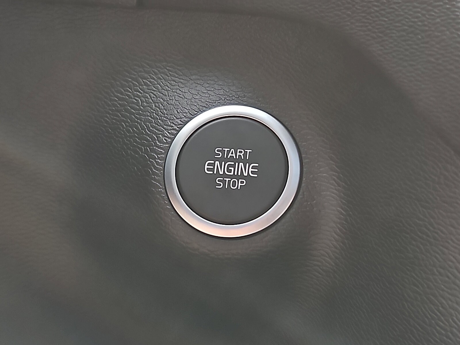 2026 Volvo XC40 Plus - Photo 19