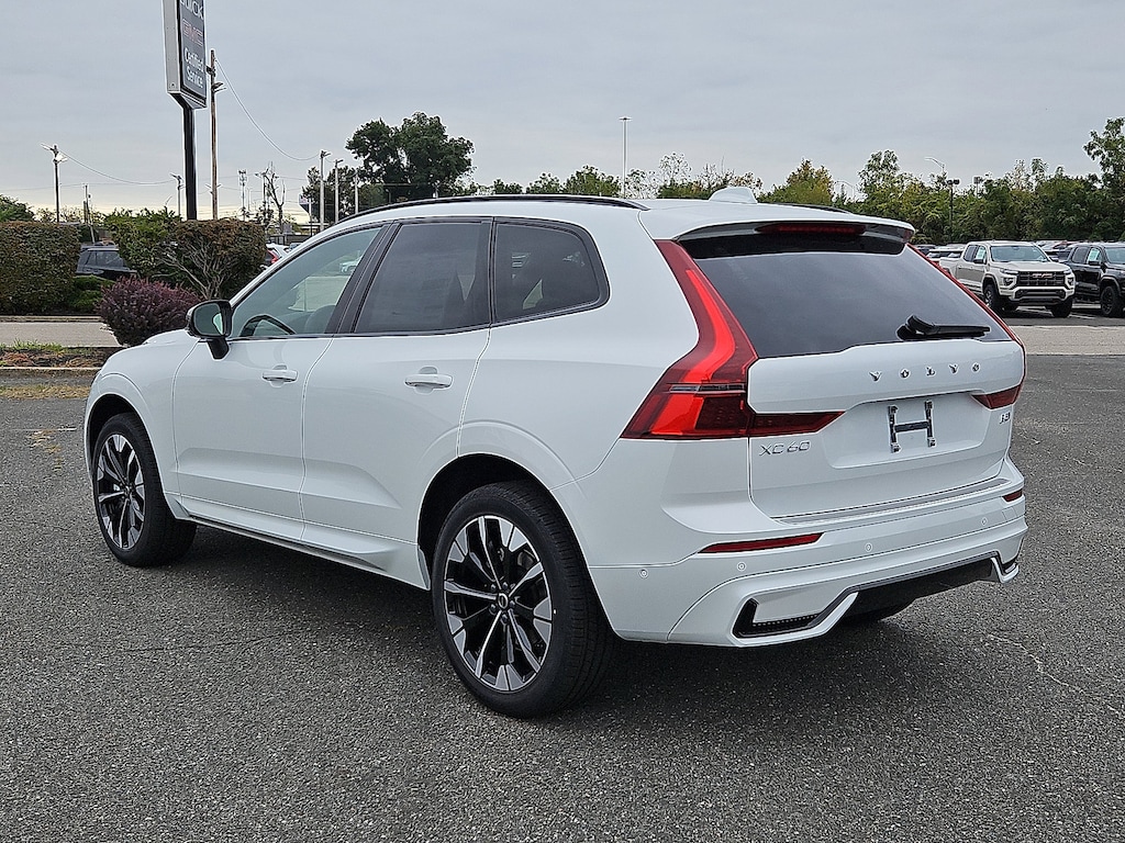 New 2026 Volvo XC60 B5 Plus SUV