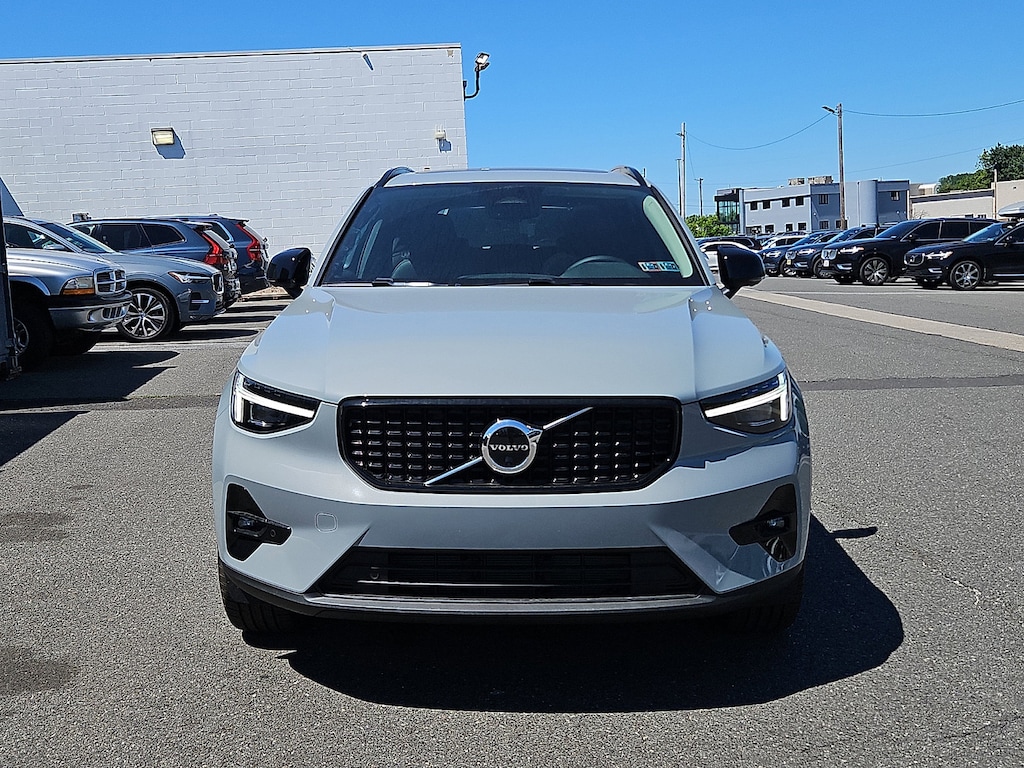 New 2026 Volvo XC40 B5 Plus SUV