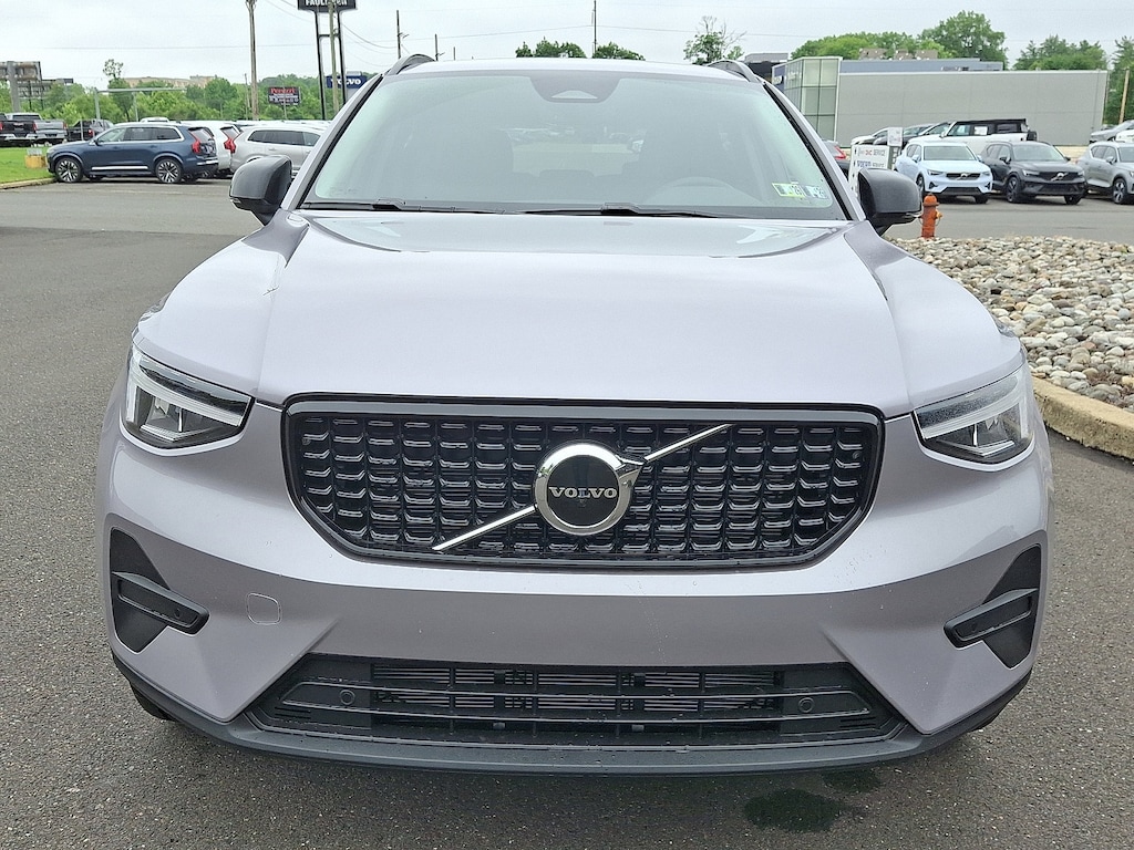 Used 2026 Volvo XC40 B5 Core SUV