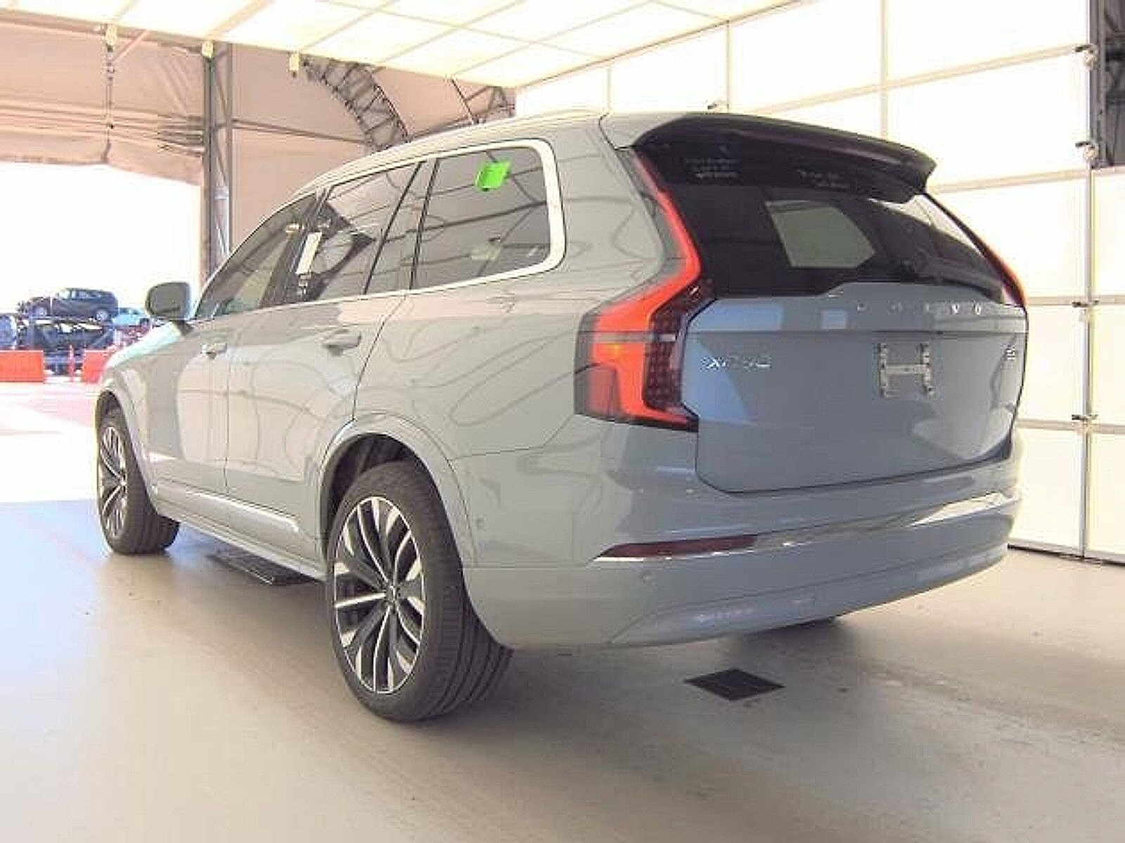 2025 Volvo XC90 AWD Plus photo 2