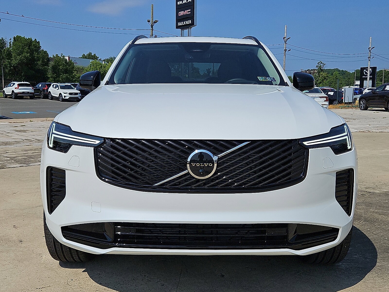 2026 Volvo XC90 photo 2