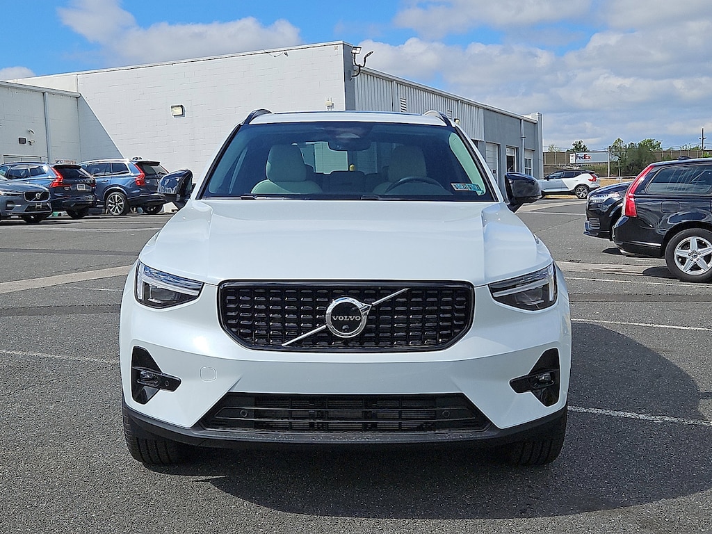 New 2026 Volvo XC40 B5 Ultra SUV