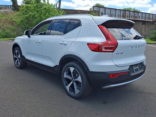 2025 Volvo XC40 Core photo 4
