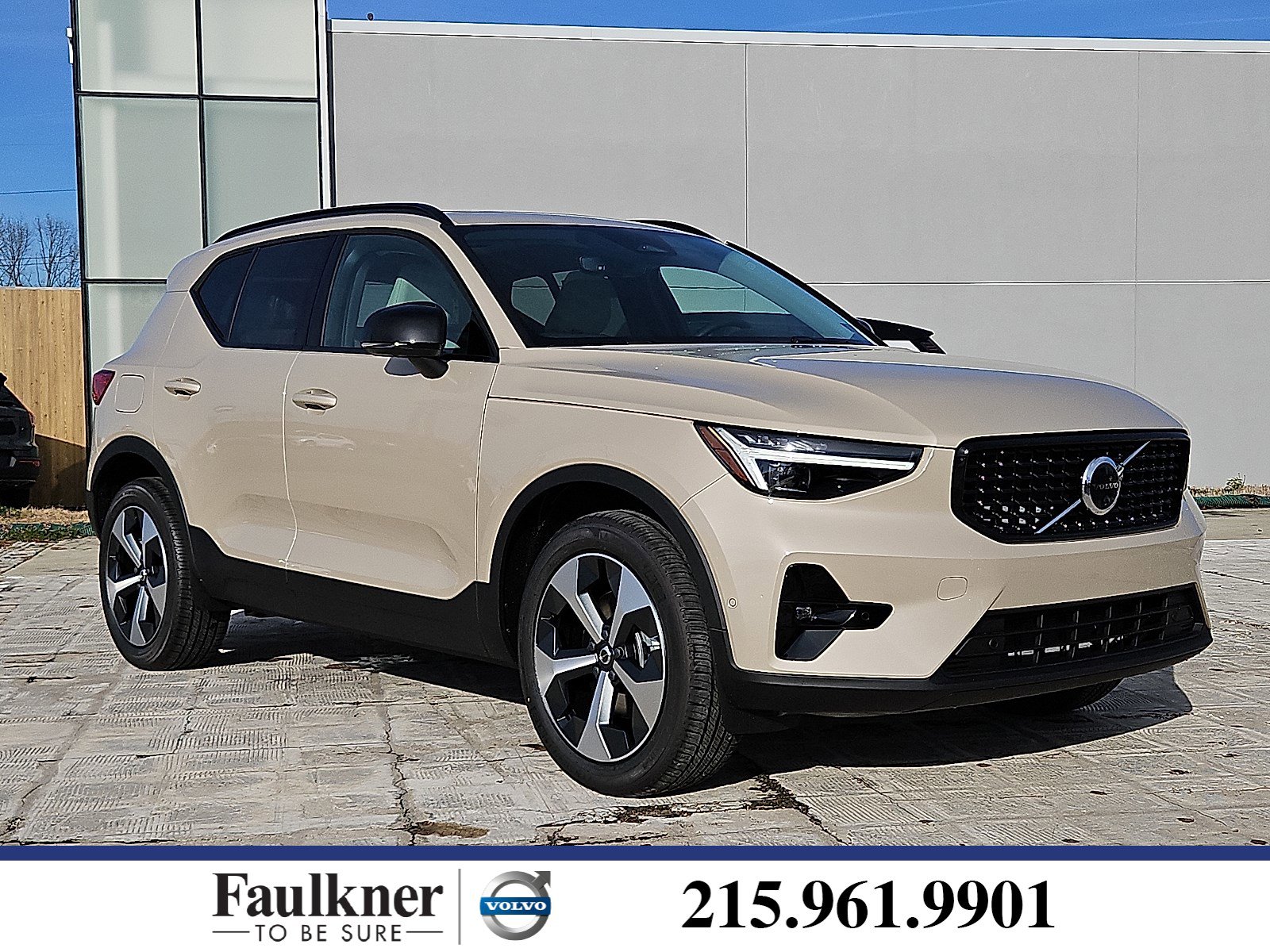 2026 Volvo XC40 Plus's photo