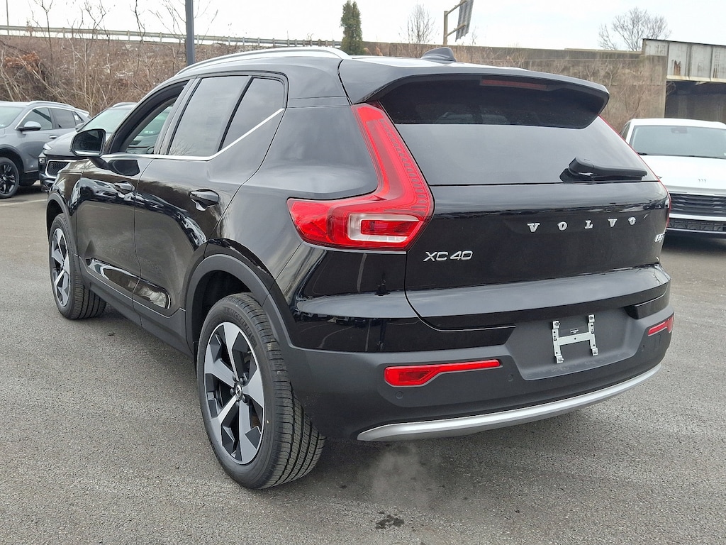Used 2025 Volvo XC40 B5 Core Bright Theme SUV