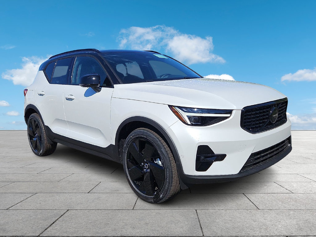 2026 Volvo XC40 Ultra Black Edition