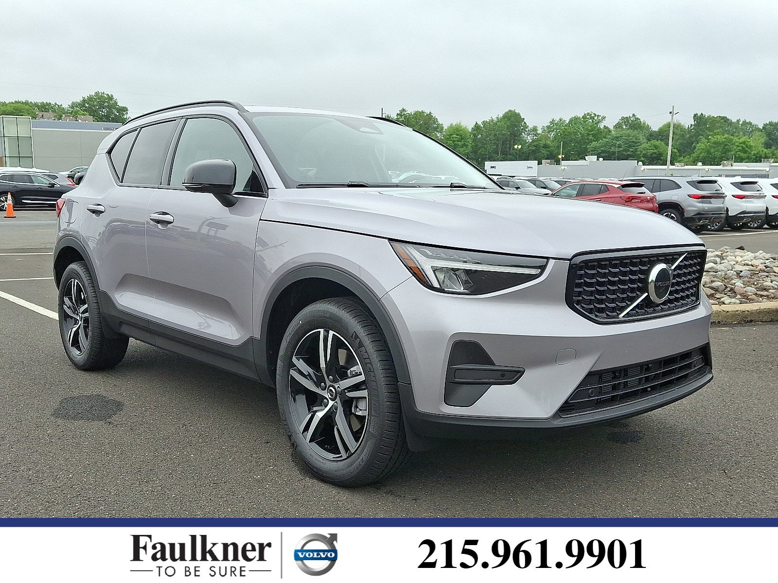2026 Volvo XC40 Core's photo