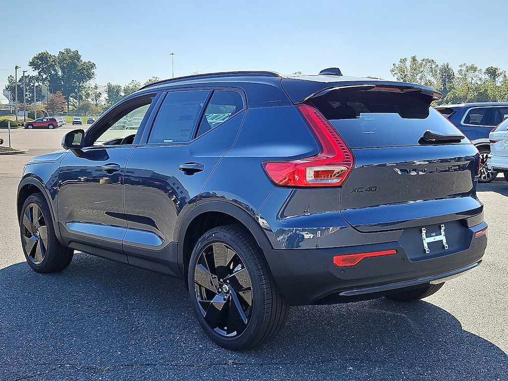 New 2026 Volvo XC40 B5 Ultra Black Edition SUV