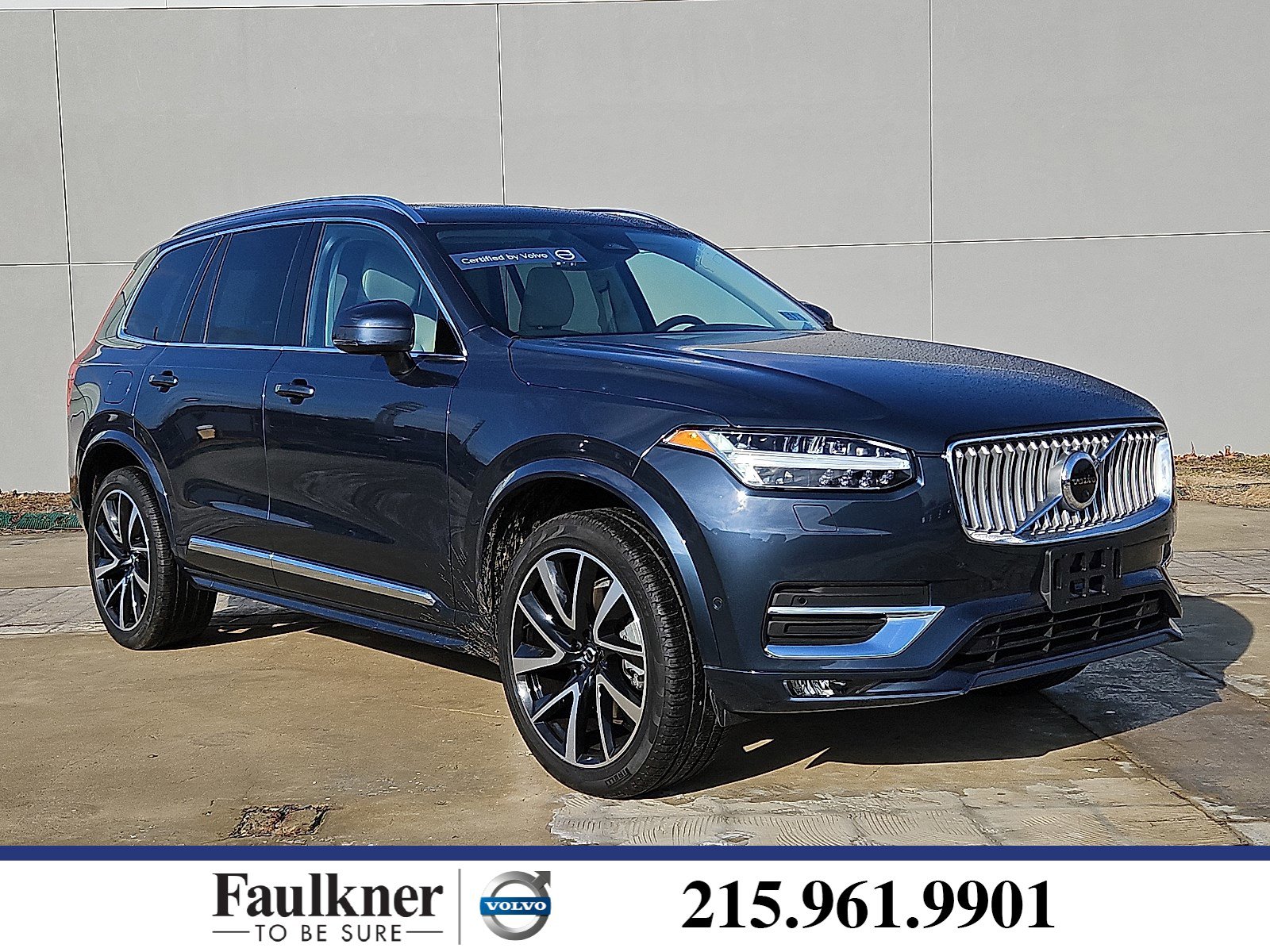 2023 Volvo XC90 Plus's photo