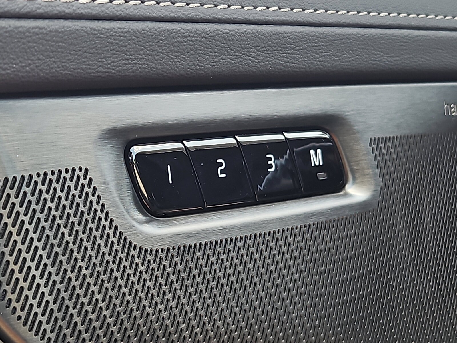 2026 Volvo XC90 Ultra - Photo 19