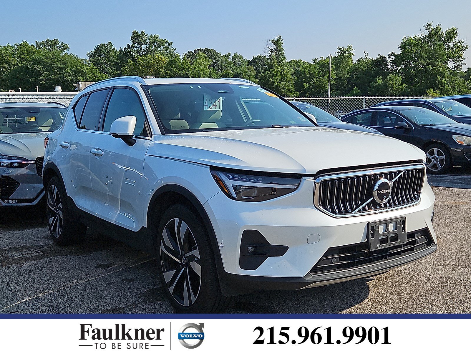2024 Volvo XC40 SUV 