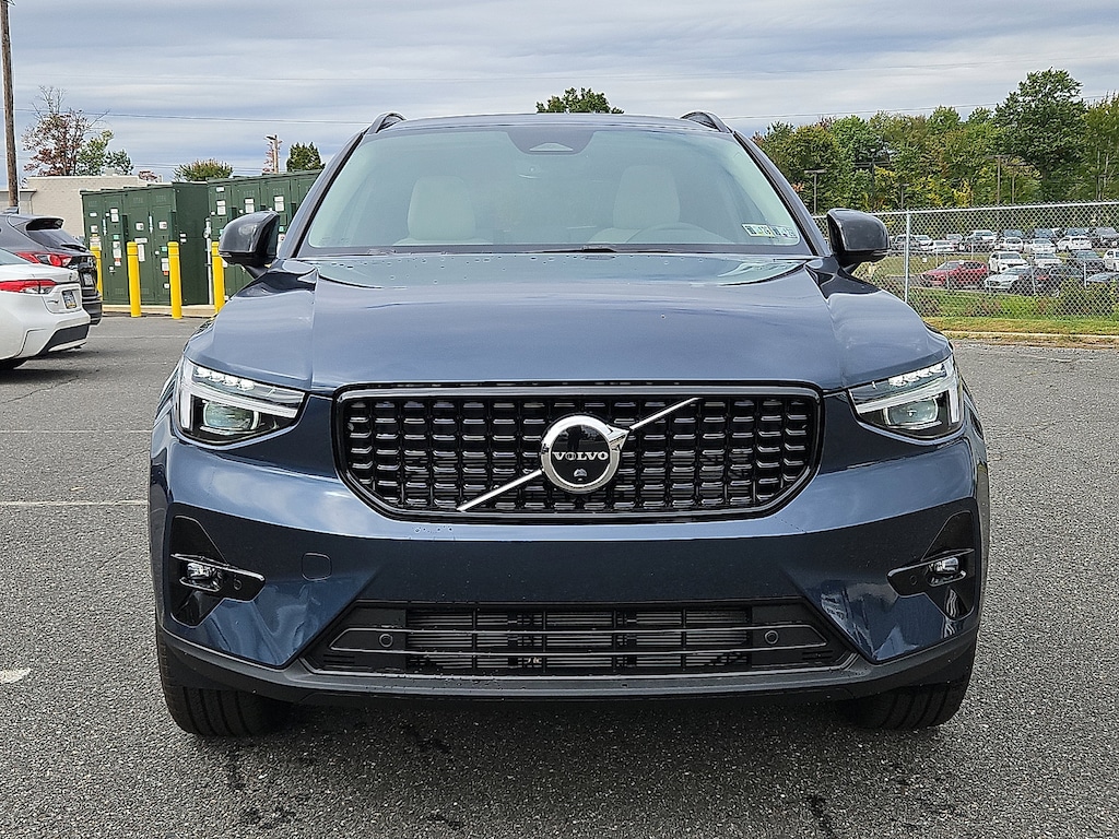 New 2026 Volvo XC40 B5 Ultra SUV