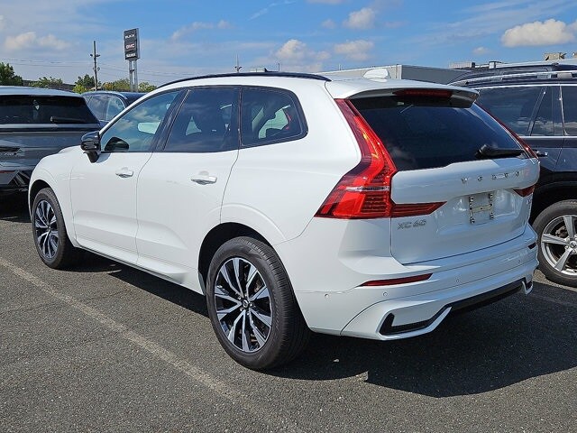 2024 Volvo XC60 B5 Plus photo 4
