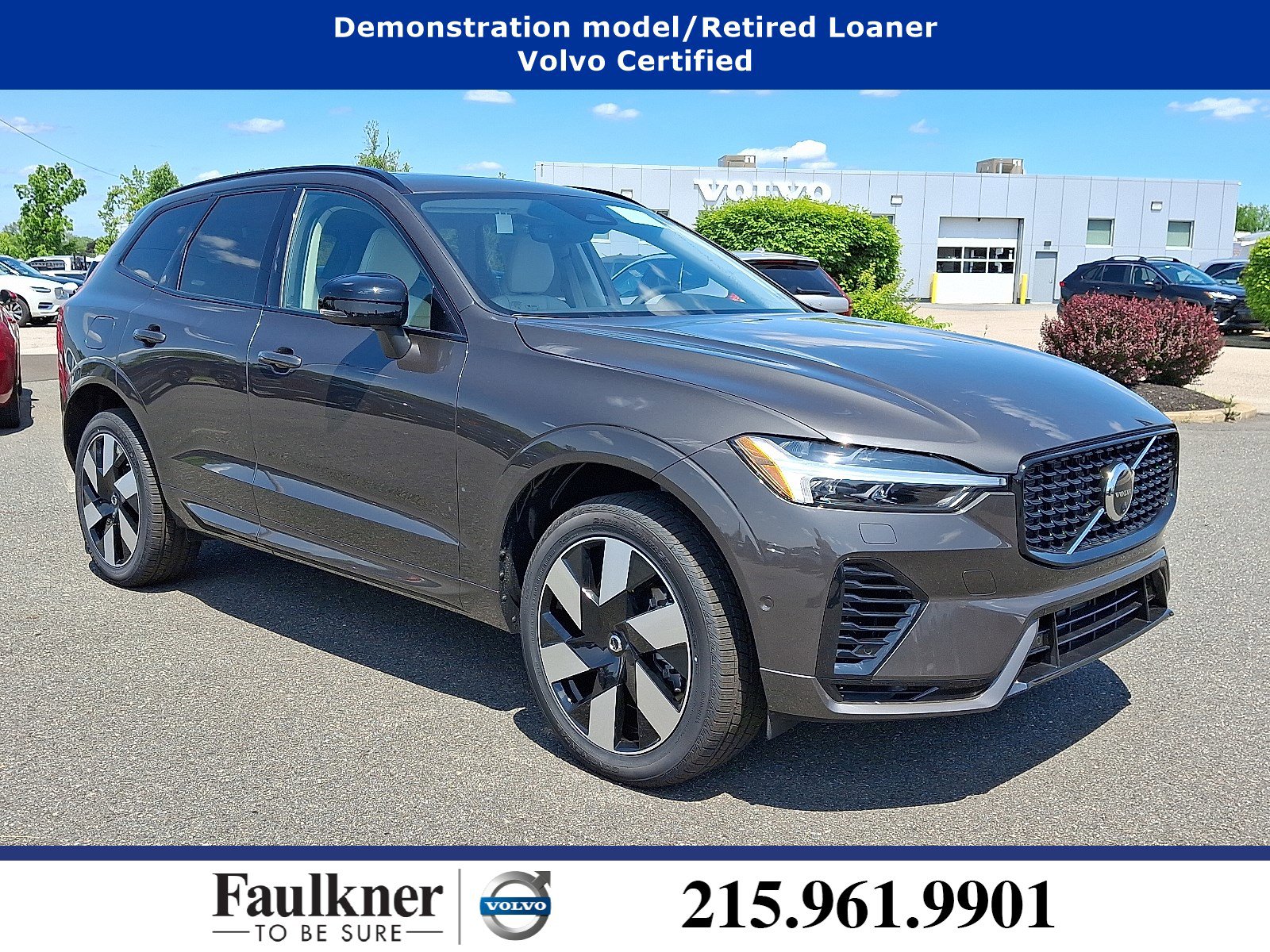 2025 Volvo XC60 T8 Plus Dark AWD's photo