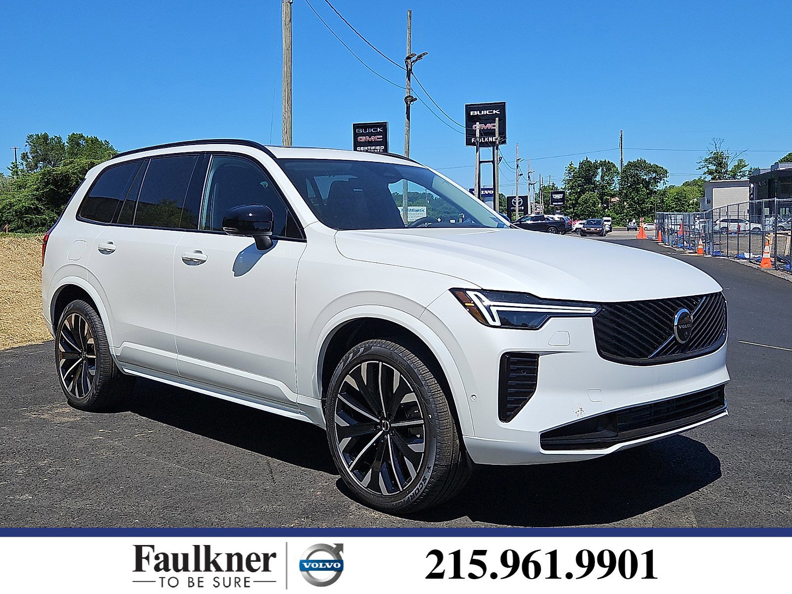 2026 Volvo XC90 T8 Recharge Ultra Dark 4WD's photo