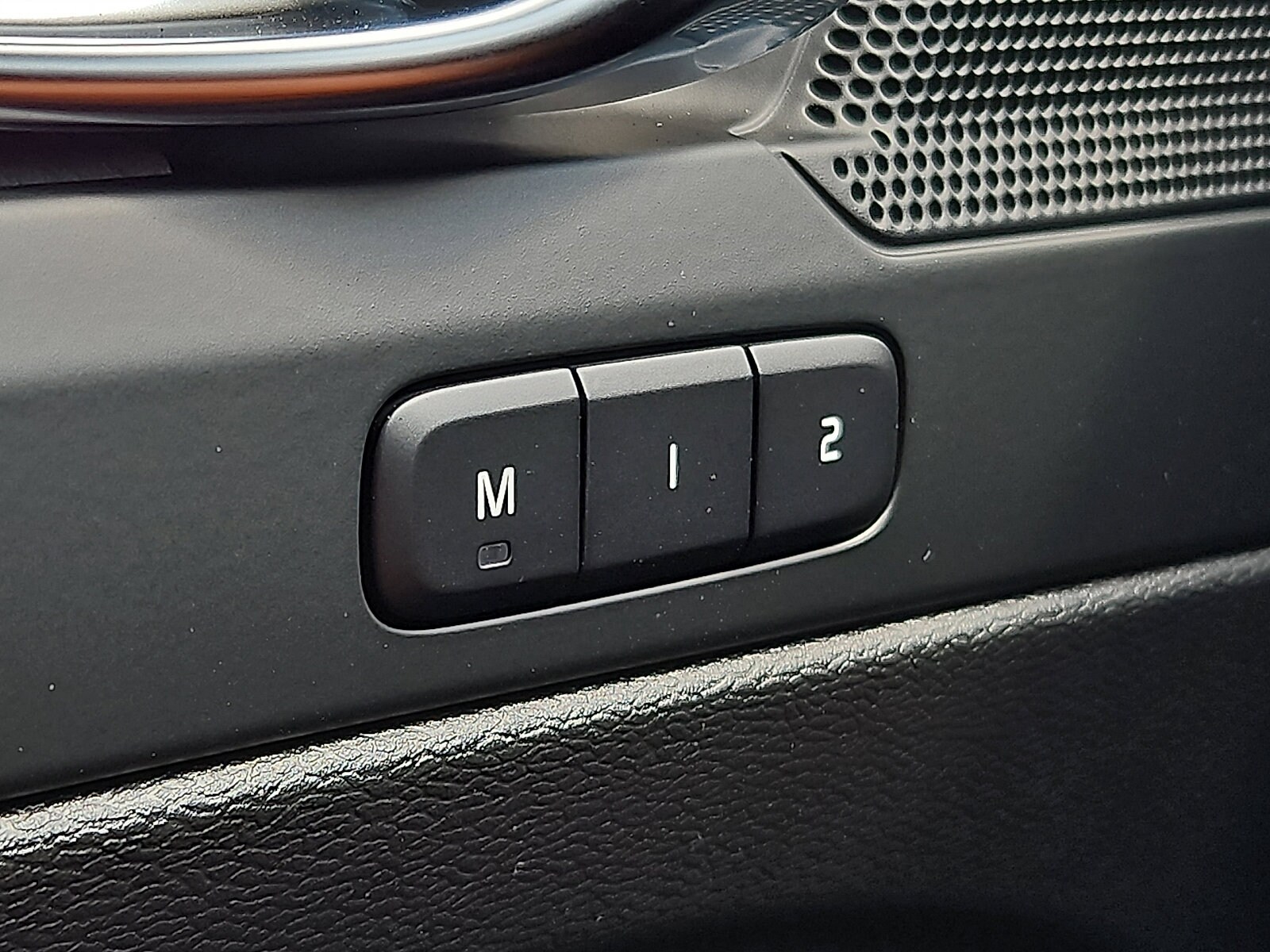 2026 Volvo XC40 Plus - Photo 21